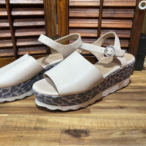 Anthropologie Nude &Cheetah Wedges size 7.5 - Picture 3 of 8